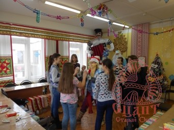 Дед Мороз и Снегурочка поздравили учащихся ДШИ №2 с Новым Годом Дед Мороз и Снегурочка поздравили учащихся ДШИ №2 с Новым Годом
