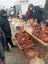Ярмарка у ТЦ Славянский 1