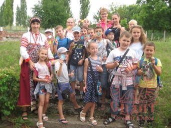16 июля состоялась фольклорно-игровая программа "Караоке на лужайке"