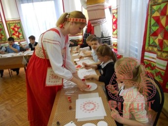 17 апреля творческая лаборатория "Художественная набойка по ткани" 2 17 апреля творческая лаборатория "Художественная набойка по ткани" 2