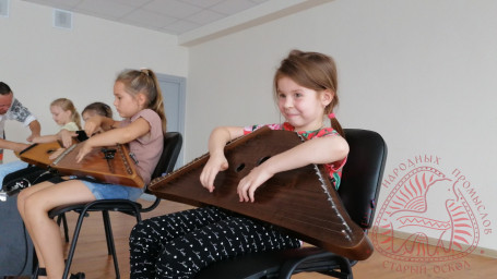 Урок музыкальной культуры от руководителя студии "Гусли-мысли" Сергея Минина. 3