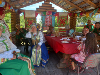 Праздник-ярмарка «Петровский Торжок» Праздник-ярмарка «Петровский Торжок»