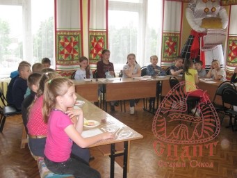 13 июня состоялась фольклорно-игровая программа "Карусель" 1