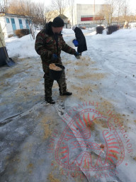 #Зимапрекрасна, когда безопасна! В рамках акции-уборка снега, посыпка дорожек соляно- песочной смесь 1