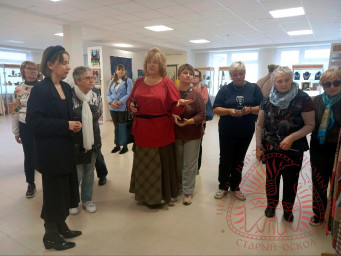 Экскурсия по выставке "Народный мастер-2022" для гостей из Яковлевского городского округа 4