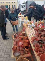 Ярмарка у ТЦ Славянский 0