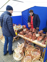 Мастера на ярмарке-распродаже продовольственных товаров, сельскохозяйственной и сувенирной продукции 2