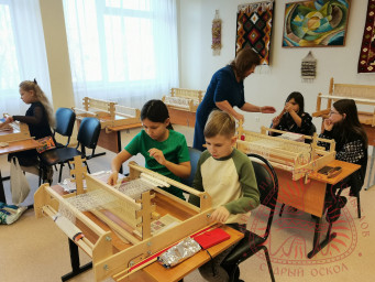 Мастер-класс по ткачеству в рамках развлекательного маршрута для всей семьи "Ёлкин квест" 0