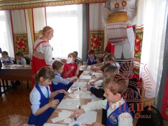 24 апреля творческая лаборатория "Художественная набойка по ткани" 4 24 апреля творческая лаборатория "Художественная набойка по ткани" 4