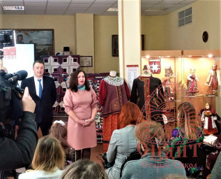 Директор Центра Инна Белых приняла участие в торжественном награждении работников ОЭМК Директор Центра Инна Белых приняла участие в торжественном награждении работников ОЭМК