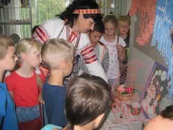 16 июля состоялась фольклорно-игровая программа "Караоке на лужайке" 2