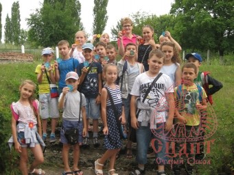 16 июля состоялась фольклорно-игровая программа "Караоке на лужайке" 5